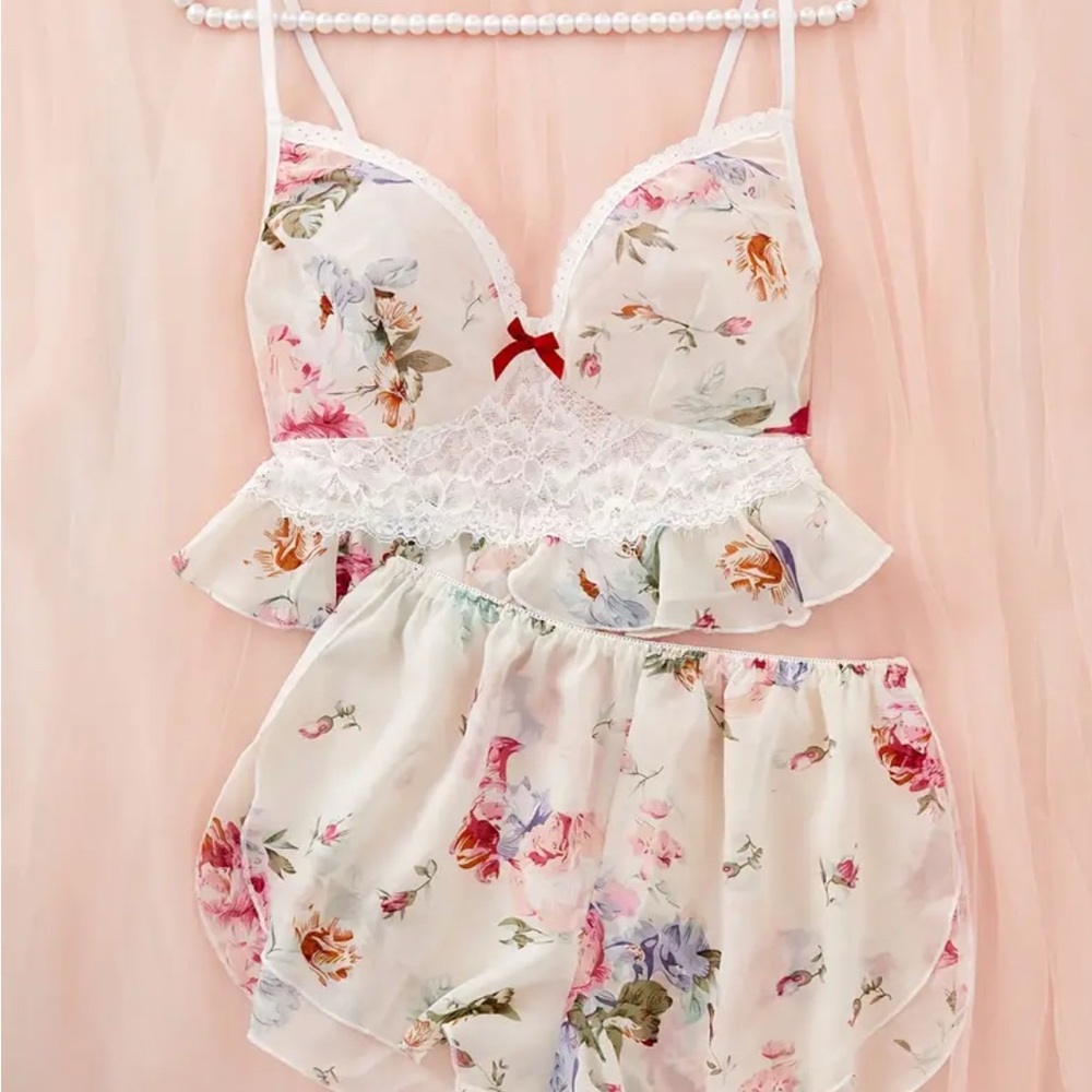 Cream Lace Trim Pajama Set with Vintage-Inspired Design. Brand new in package - Picture 4 of 11